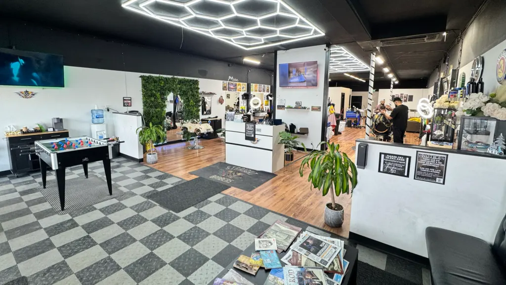 Straight 8 Barbers - North Shore — Barber shop in Kamloops